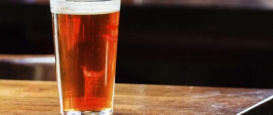 Men’s recommended alcohol intake cut by a third