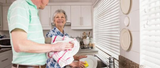 10 minutes exercise a day lengthens older people’s lives, researchers say