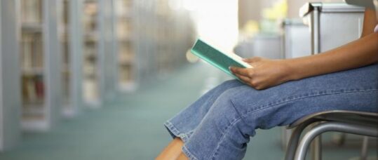 Doctors and nurses to recommend mental health books to young people
