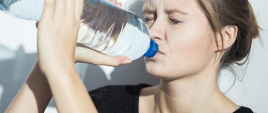 Advice to drink plenty of fluids dangerous for certain patients