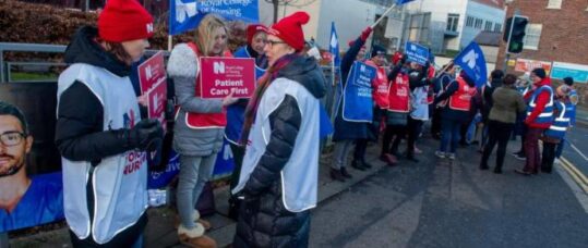 Northern Ireland nurses accept pay and staffing offer