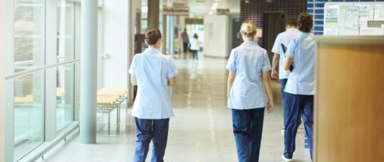 40% of nursing associates want to become nurses, says HEE