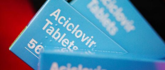 Use aciclovir off-label in pregnant women with chicken pox, PHE advises