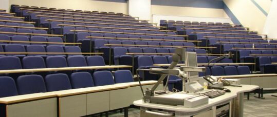 New 10% fall in nursing applicants reported by UCAS