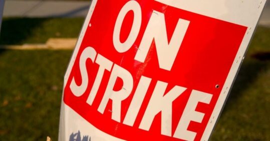 Nurses could still strike after 3% pay rise, say unions