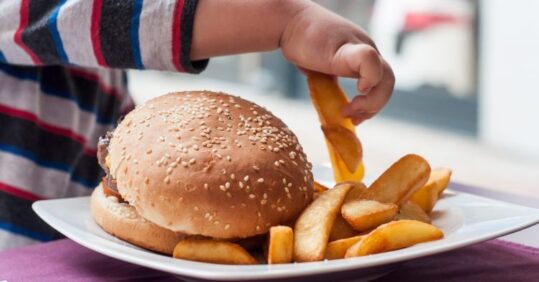 Unhealthy foods TV ads banned before 9pm