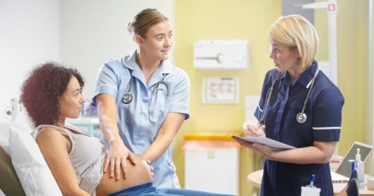 Midwives and paramedics to deliver flu and Covid vaccines, proposes DHSC