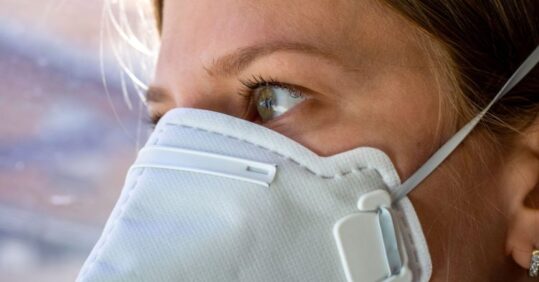 General practice staff should not routinely wear FFP2 masks, says NHS England
