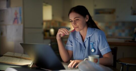 Preceptorship quality highly variable for nurses, review finds