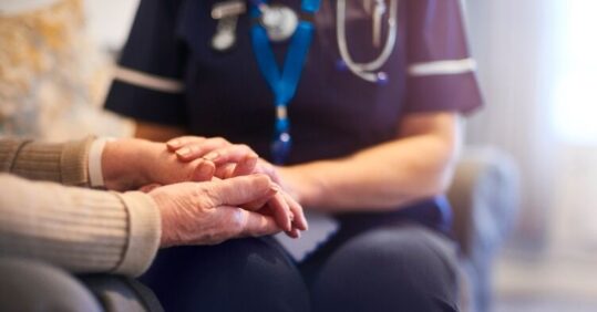 Urgent changes needed to save mental health nursing, says HEE