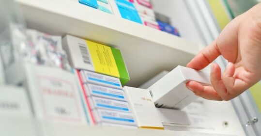 Nurses carried out half of non-medical prescribing in 2021