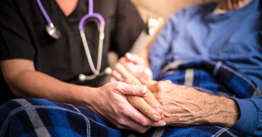 District nurses play under-recognised role in end of life care, says think tank