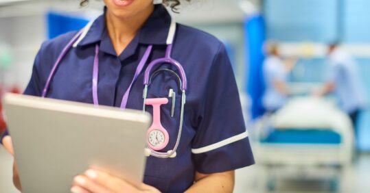 Hospital nurses to be asked to log staff shortages after shifts