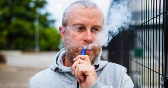 Smokers more likely to quit using e-cigarettes or medicines